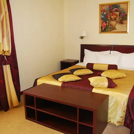 Hotel Minsk מינסק