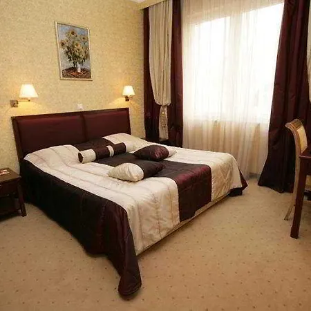 Hotel Minsk מלון 4*