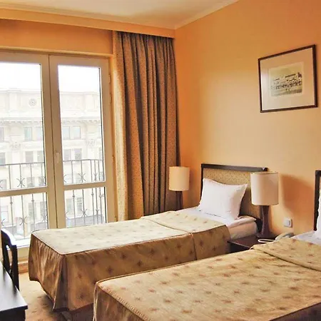 Hotel Minsk מלון מינסק