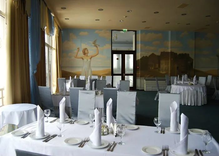 Готель Hotel Minsk 4*