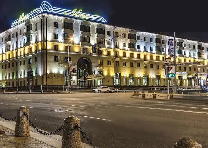 Готель Hotel Minsk 4*