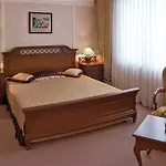 Hotel Minsk Ξενοδοχείο 4*